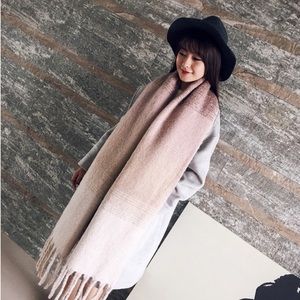 Brand new very thick scarf